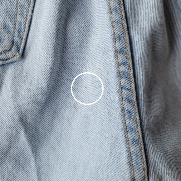 Levi's High Rise Raw Hem Denim Casual Summer Beach Jean Short - Light wash - Picture 10 of 10